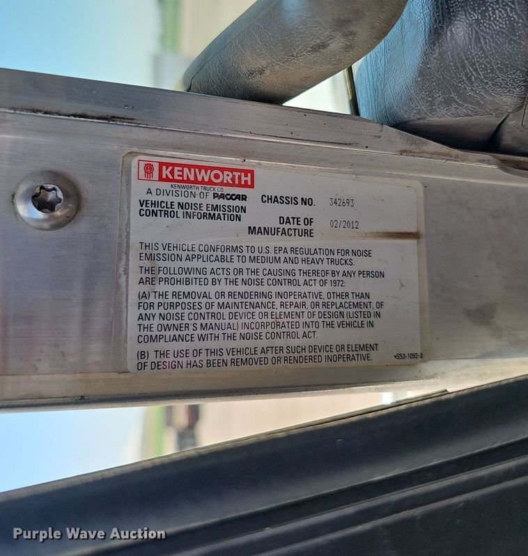 image for item DP6502 2013 Kenworth T800 semi truck