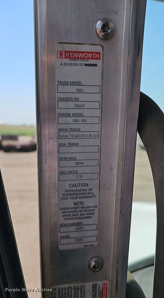 image for item DP6502 2013 Kenworth T800 semi truck