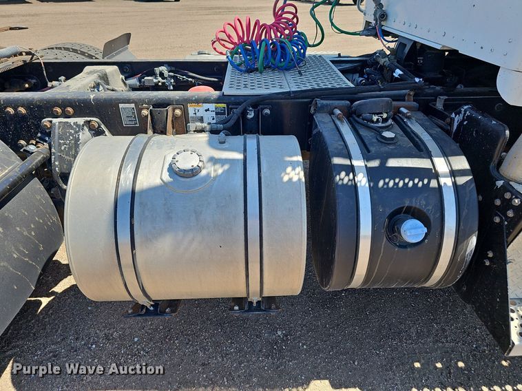 image for item DP6503 2013 Kenworth T800 semi truck