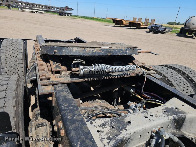 image for item DP6503 2013 Kenworth T800 semi truck