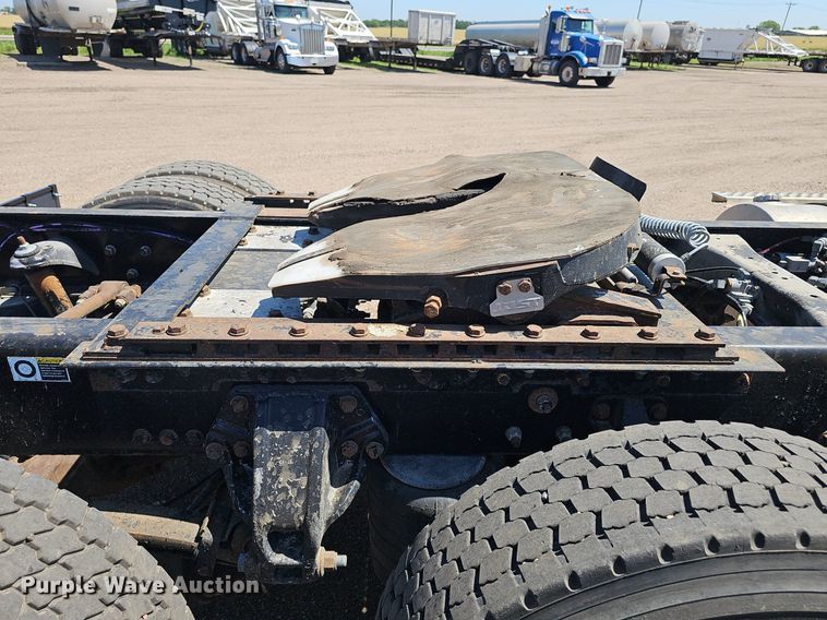 image for item DP6503 2013 Kenworth T800 semi truck