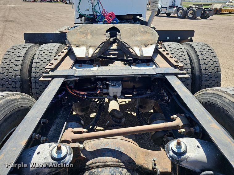 image for item DP6503 2013 Kenworth T800 semi truck