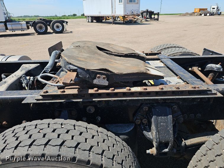 image for item DP6503 2013 Kenworth T800 semi truck