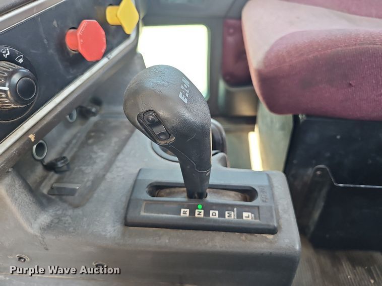 image for item DP6503 2013 Kenworth T800 semi truck