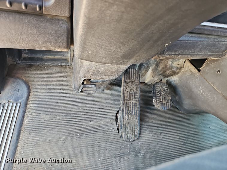 image for item DP6503 2013 Kenworth T800 semi truck