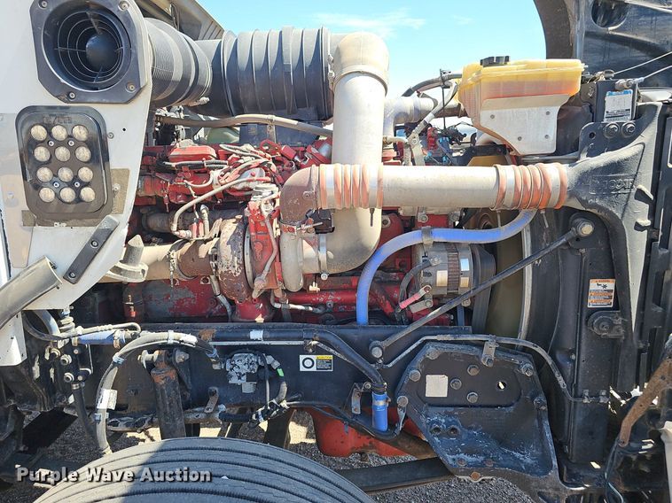 image for item DP6503 2013 Kenworth T800 semi truck