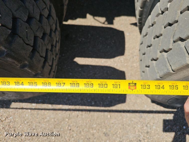 image for item DP6503 2013 Kenworth T800 semi truck