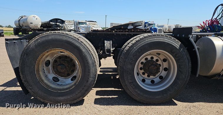 image for item DP6503 2013 Kenworth T800 semi truck