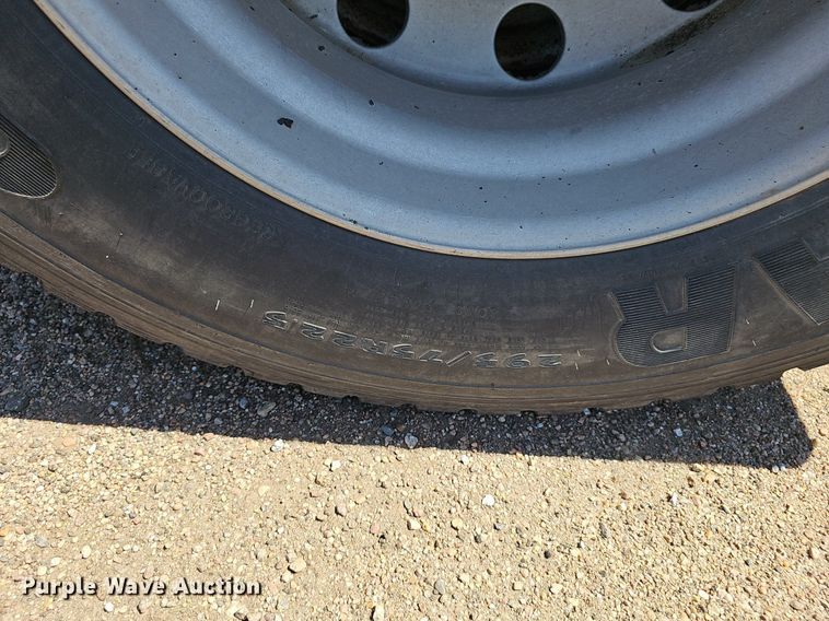 image for item DP6503 2013 Kenworth T800 semi truck