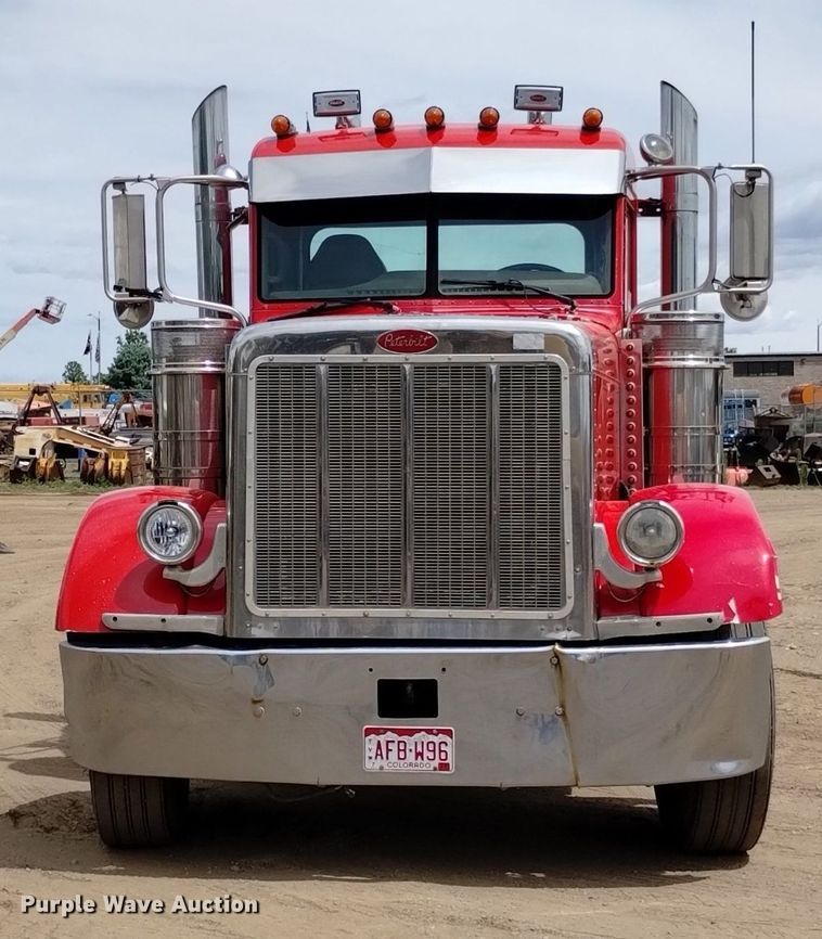 image for item DQ6119 2006 Peterbilt  379 semi truck