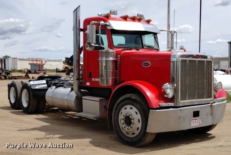 image for item DQ6119 2006 Peterbilt  379 semi truck