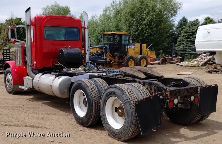 image for item DQ6119 2006 Peterbilt  379 semi truck