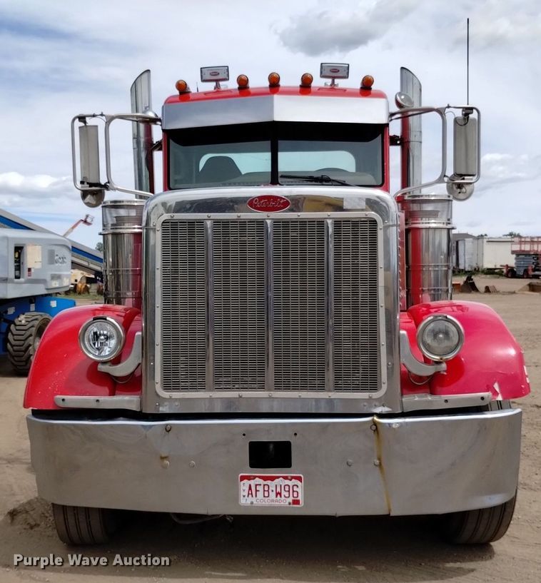 image for item DQ6119 2006 Peterbilt  379 semi truck