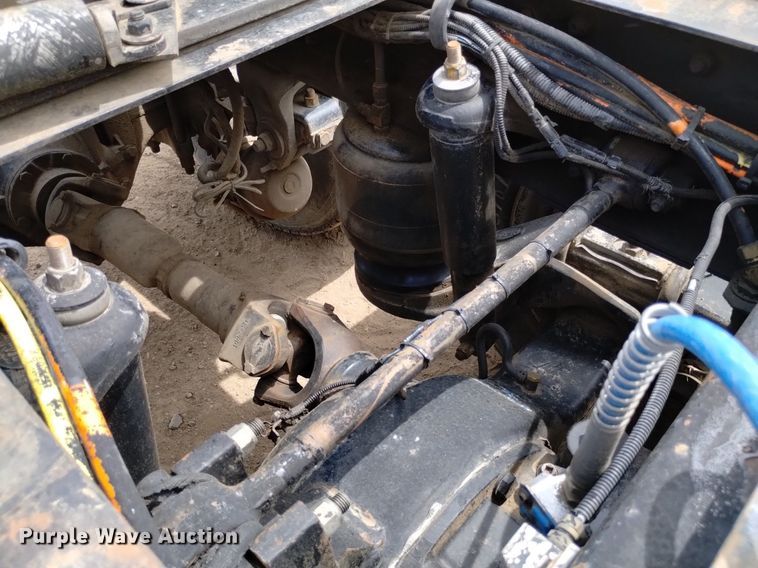 image for item DQ6119 2006 Peterbilt  379 semi truck