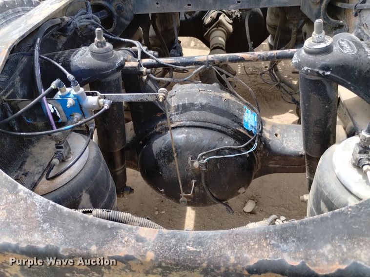 image for item DQ6119 2006 Peterbilt  379 semi truck