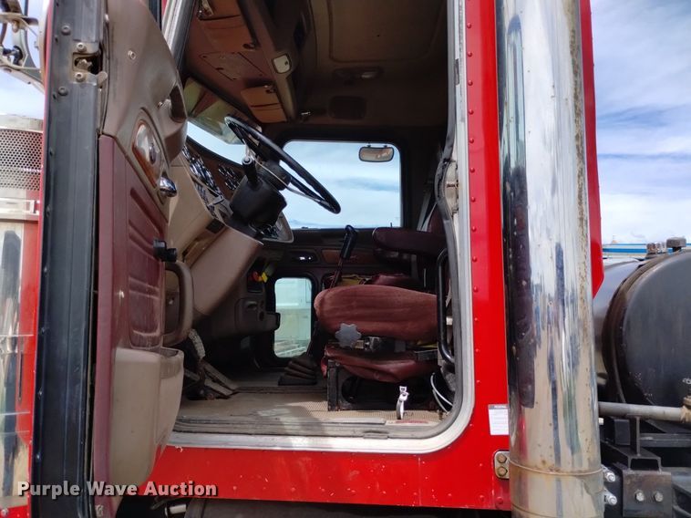 image for item DQ6119 2006 Peterbilt  379 semi truck