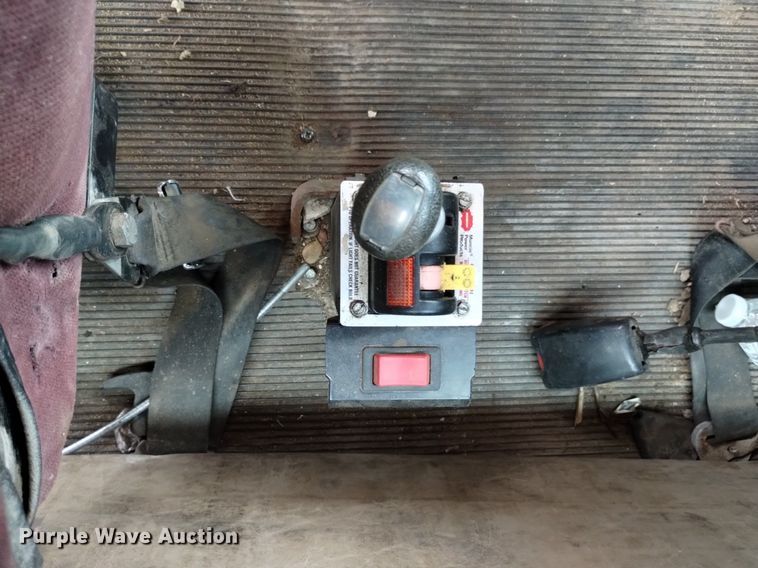 image for item DQ6119 2006 Peterbilt  379 semi truck