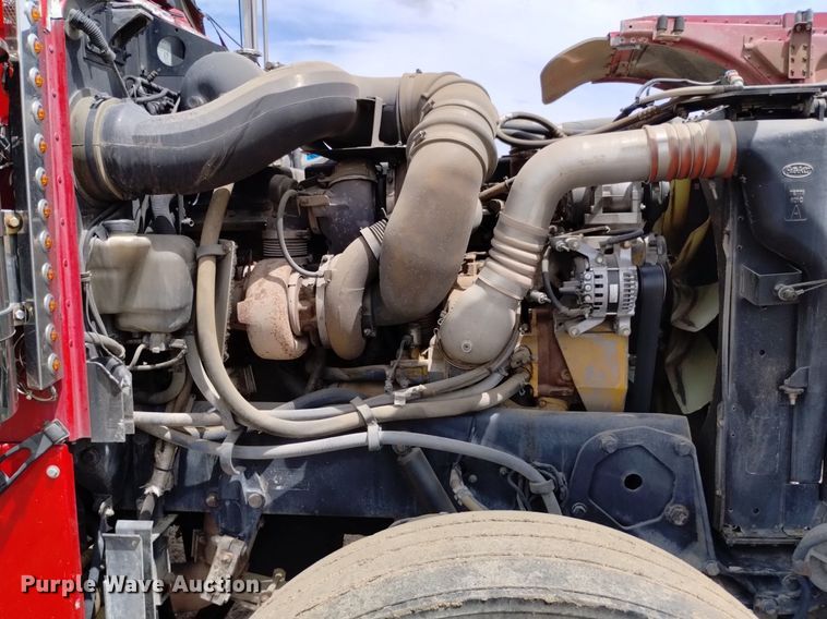 image for item DQ6119 2006 Peterbilt  379 semi truck