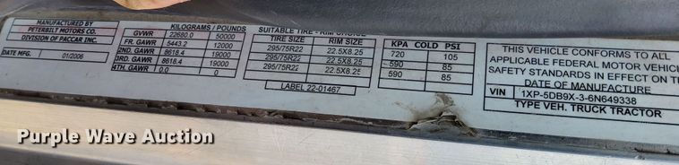 image for item DQ6119 2006 Peterbilt  379 semi truck