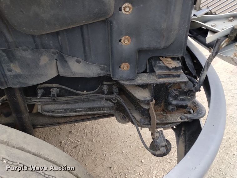 image for item DQ6138 2013 International  7400 WorkStar truck cab and chassis