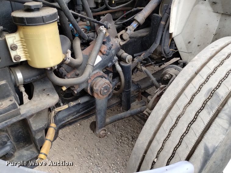 image for item DQ6138 2013 International  7400 WorkStar truck cab and chassis