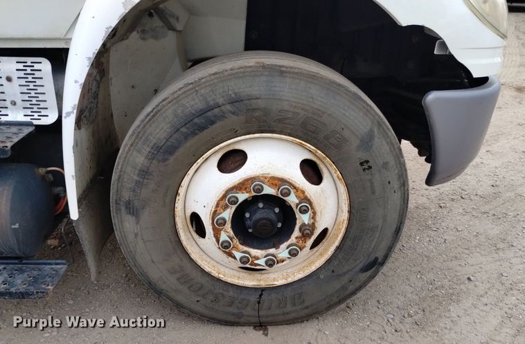 image for item DQ6138 2013 International  7400 WorkStar truck cab and chassis