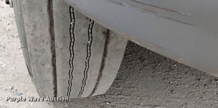 image for item DQ6138 2013 International  7400 WorkStar truck cab and chassis