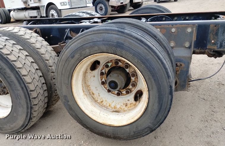 image for item DQ6138 2013 International  7400 WorkStar truck cab and chassis