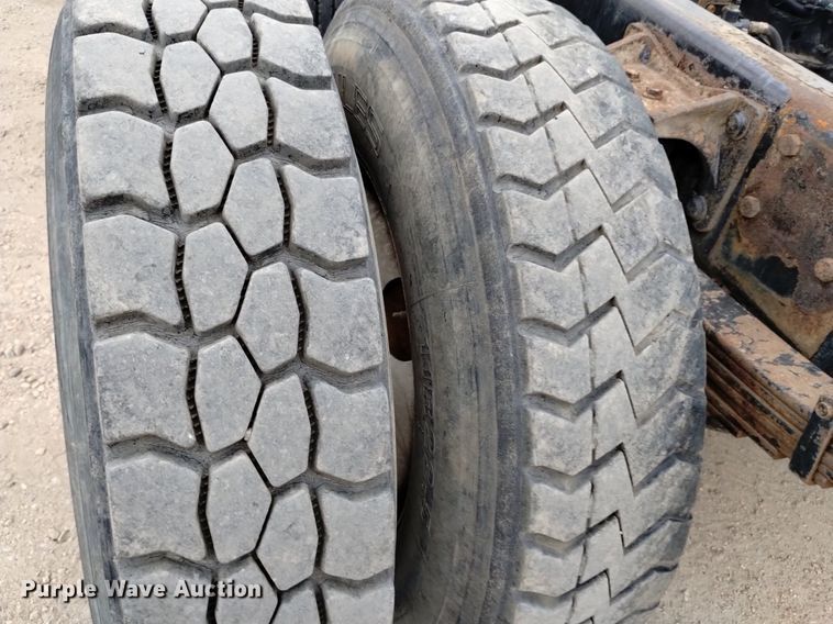 image for item DQ6138 2013 International  7400 WorkStar truck cab and chassis