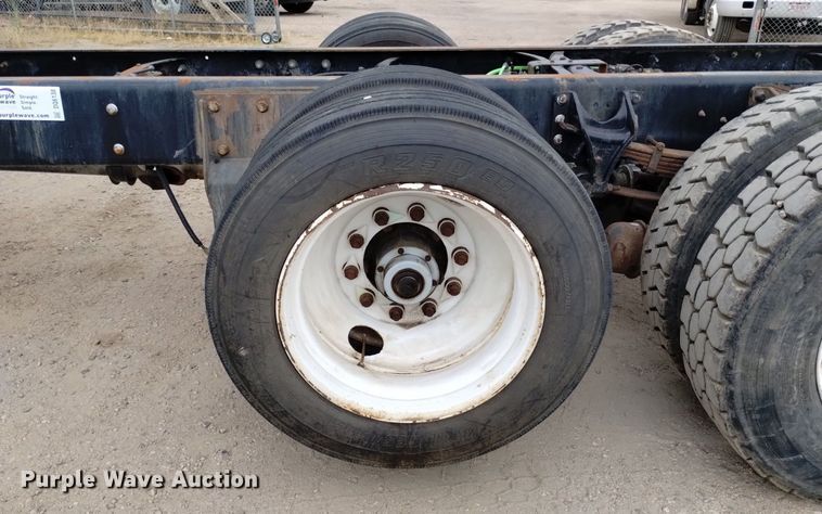 image for item DQ6138 2013 International  7400 WorkStar truck cab and chassis