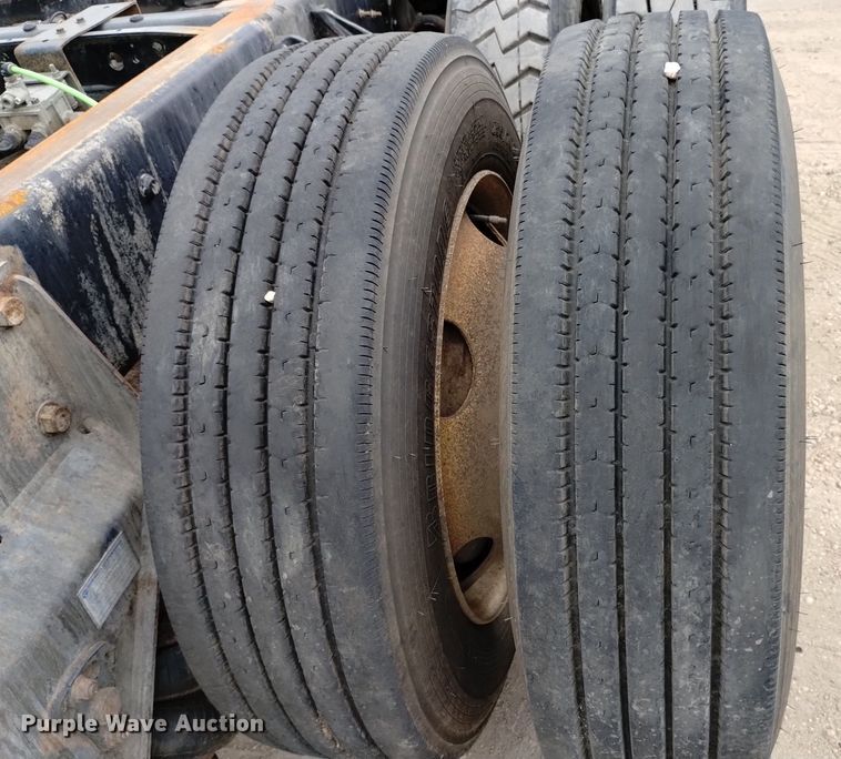 image for item DQ6138 2013 International  7400 WorkStar truck cab and chassis