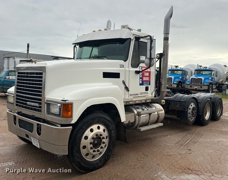 image for item DQ6780 2008 Mack CHU Gold semi truck