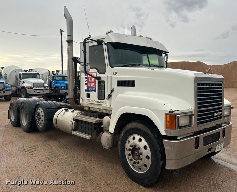 image for item DQ6780 2008 Mack CHU Gold semi truck