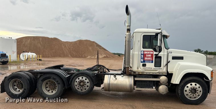 image for item DQ6780 2008 Mack CHU Gold semi truck