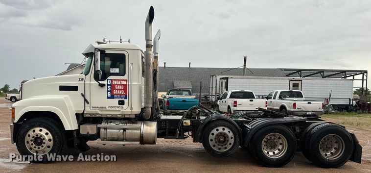 image for item DQ6780 2008 Mack CHU Gold semi truck