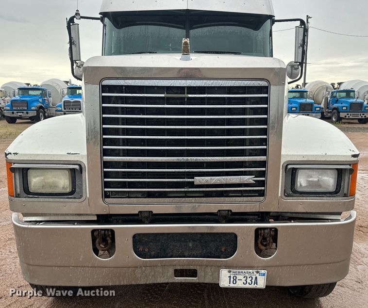 image for item DQ6780 2008 Mack CHU Gold semi truck