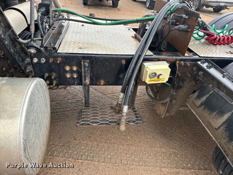 image for item DQ6780 2008 Mack CHU Gold semi truck