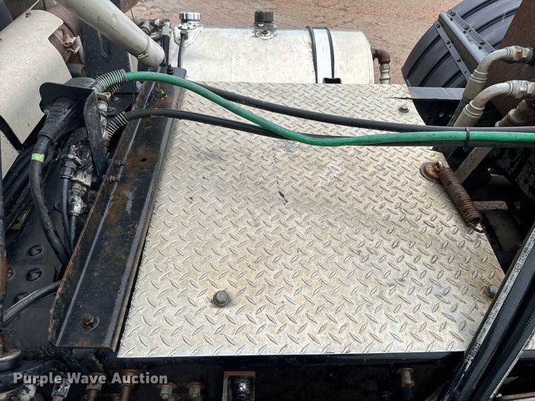 image for item DQ6780 2008 Mack CHU Gold semi truck