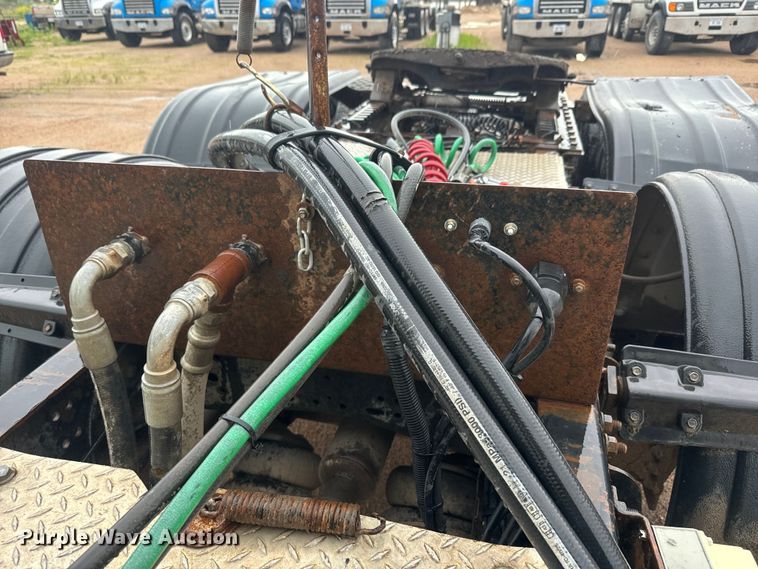 image for item DQ6780 2008 Mack CHU Gold semi truck