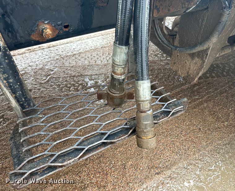 image for item DQ6780 2008 Mack CHU Gold semi truck