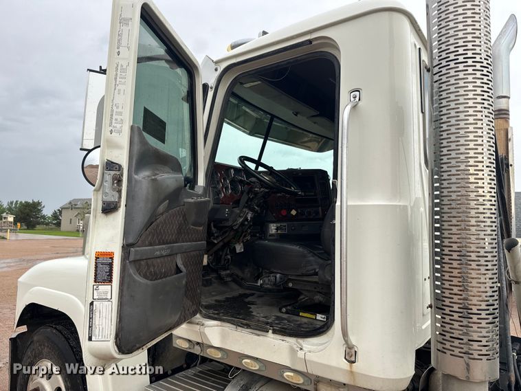 image for item DQ6780 2008 Mack CHU Gold semi truck