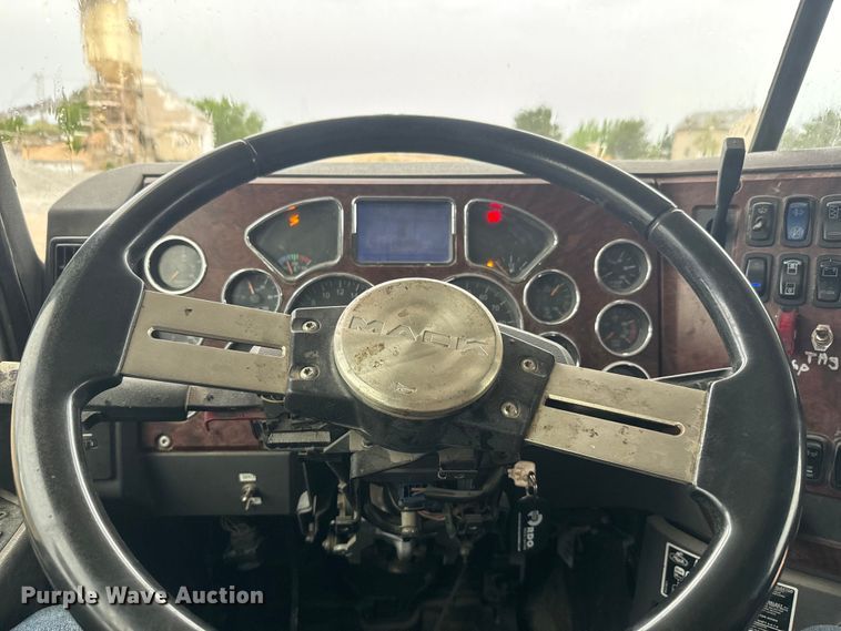 image for item DQ6780 2008 Mack CHU Gold semi truck