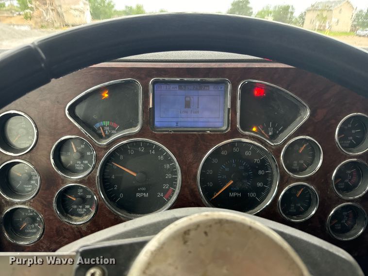 image for item DQ6780 2008 Mack CHU Gold semi truck