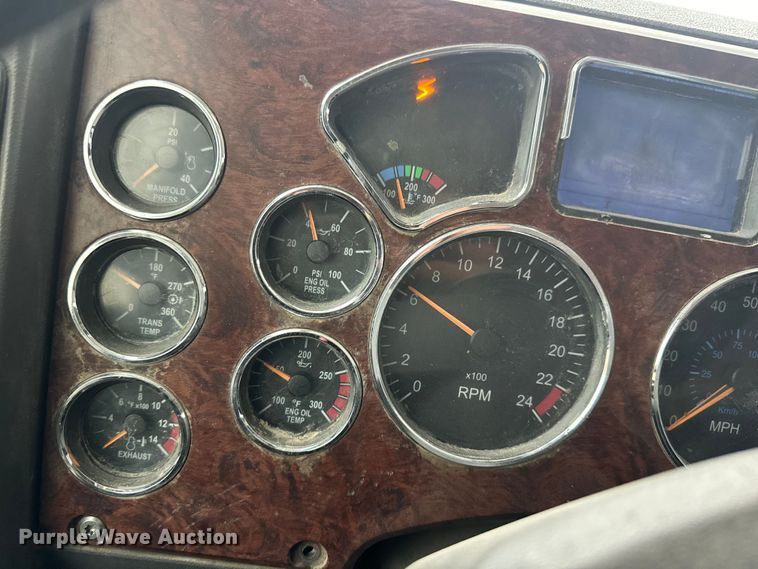 image for item DQ6780 2008 Mack CHU Gold semi truck