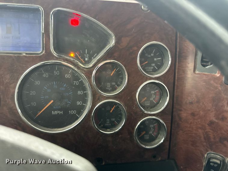 image for item DQ6780 2008 Mack CHU Gold semi truck