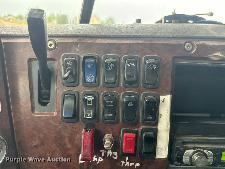 image for item DQ6780 2008 Mack CHU Gold semi truck