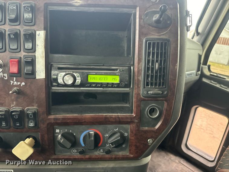 image for item DQ6780 2008 Mack CHU Gold semi truck