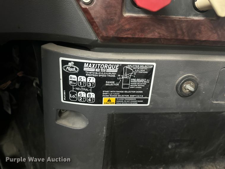 image for item DQ6780 2008 Mack CHU Gold semi truck