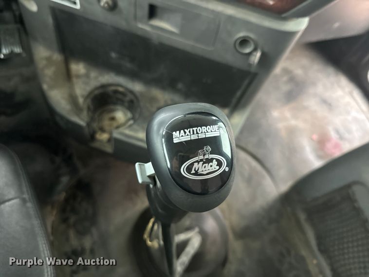 image for item DQ6780 2008 Mack CHU Gold semi truck