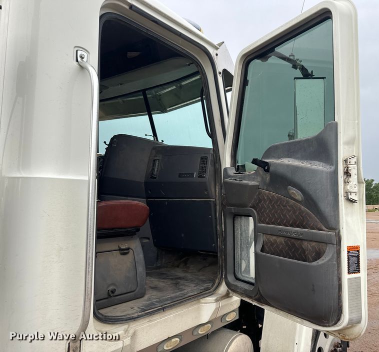 image for item DQ6780 2008 Mack CHU Gold semi truck